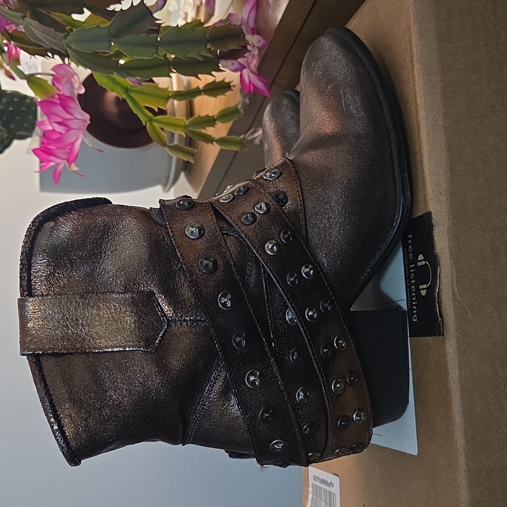 Womens 2.5 Inch Heel Copper/Bronze Leather. Compfy Bootie..Make An Offer - Picture 5 of 7